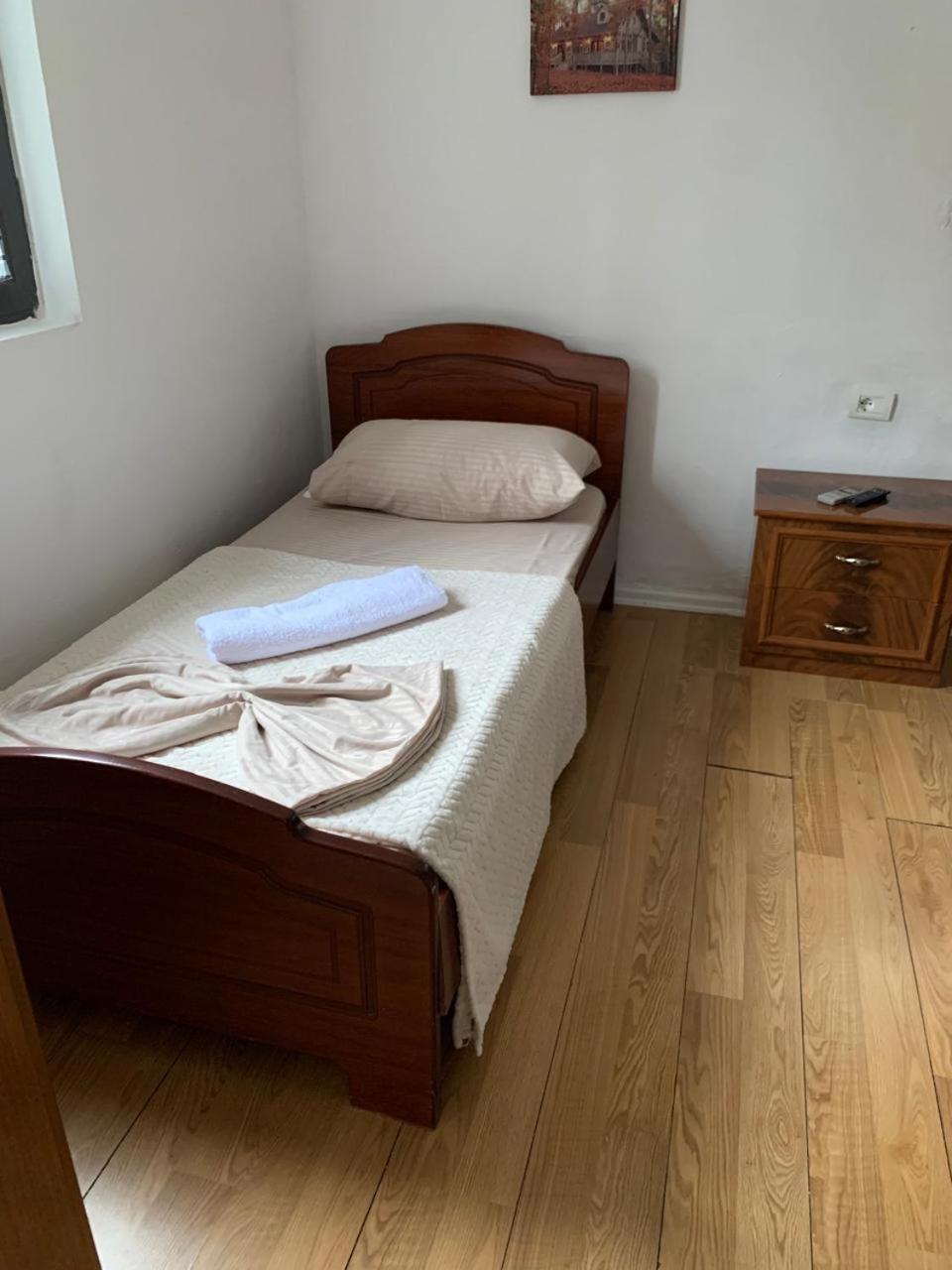 Guesthouse N&B Берат Екстер'єр фото