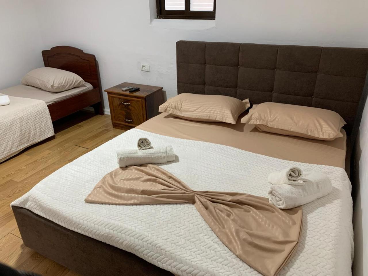 Guesthouse N&B Берат Екстер'єр фото