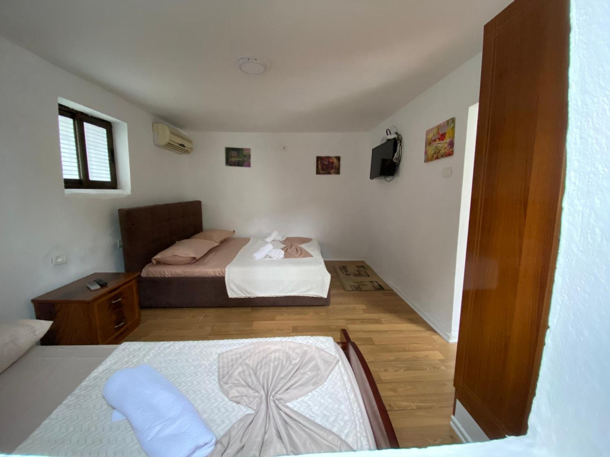 Guesthouse N&B Берат Екстер'єр фото